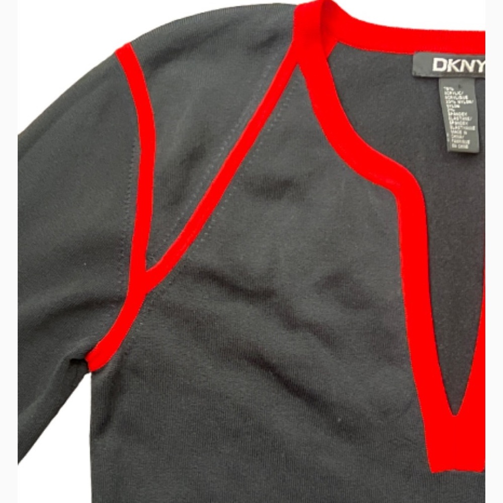 DKNY Y2K Chic Trendy Black and Red V-neck Top - Picture 9 of 9